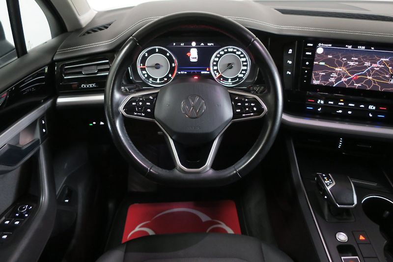 Volkswagen Touareg (2022) 3,0 TDI V6 ČR tažné 3,5t - fotka 14 z 50