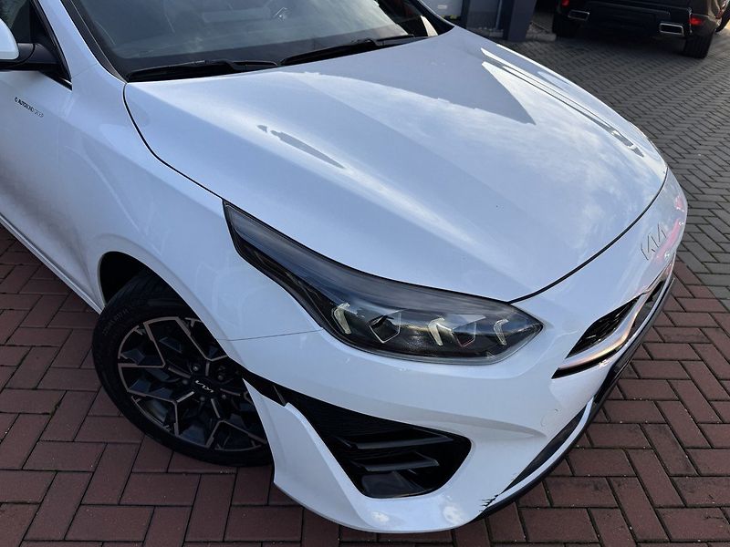 Kia Ceed (2022) 1.5i TGDi GT-Line Automat LED - fotka 37 z 49