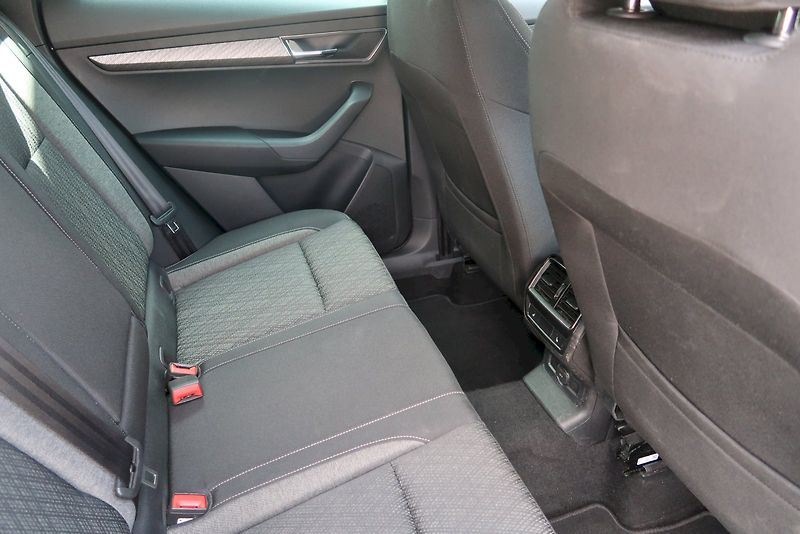 Škoda Karoq (2025) Top Selection 1.5 TSI 110 kW - fotka 23 z 28