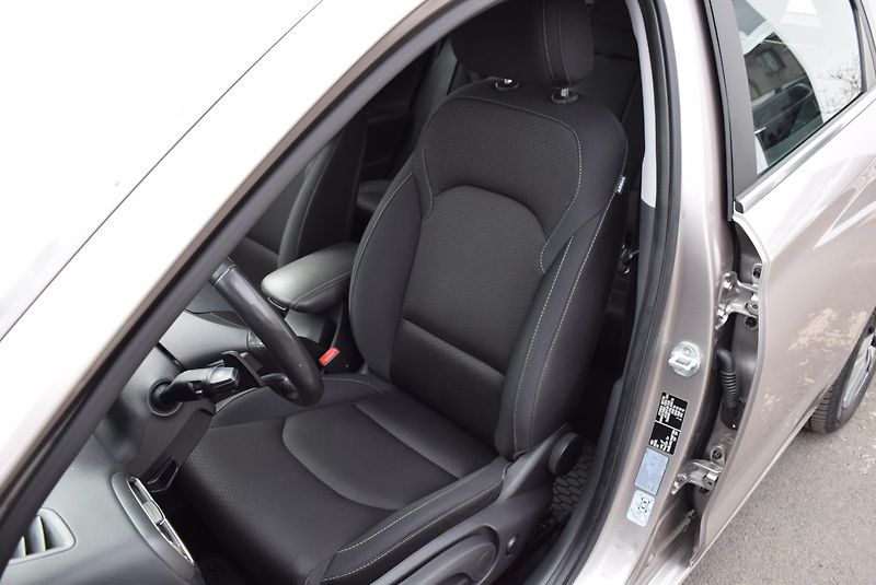 Hyundai i30 (2021) 1.6CRDi 85kw STYLE 7°AUTOMAT - fotka 22 z 49