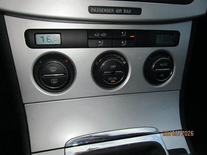 Volkswagen Passat (2008) 2,0 tdi comfort - fotka 15 z 23