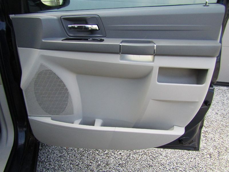Chrysler Voyager (2007) 3.3 V6 128kW LPG 90L - fotka 23 z 35