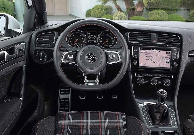 Aktuální Volkswagen Golf GTI Performance.