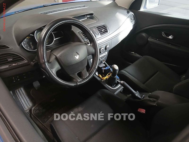Renault Mégane (2012) 1.5 dCi, AC, tažné - fotka 3 z 3