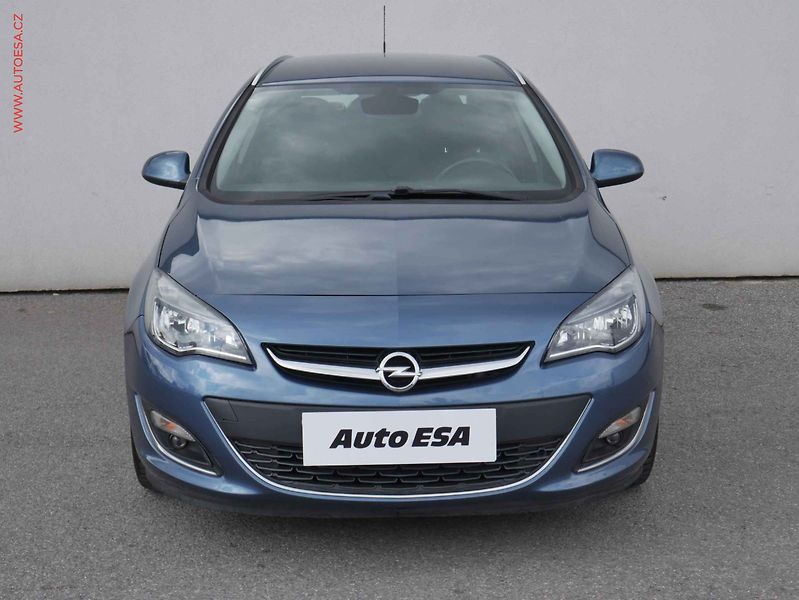 Opel Astra (2013) 1.4T, ČR, Klima - fotka 2 z 16