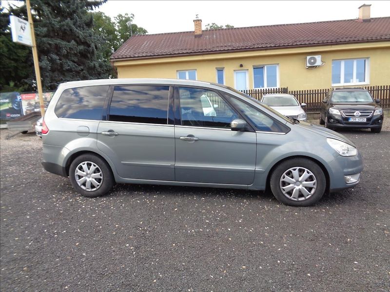 Ford Galaxy 2,2 - fotka 6 z 18