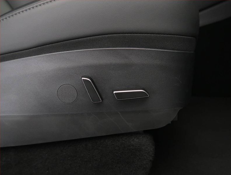 Tesla Model Y (2023) RWD LFP 60kWh, SoH 97% - fotka 31 z 33