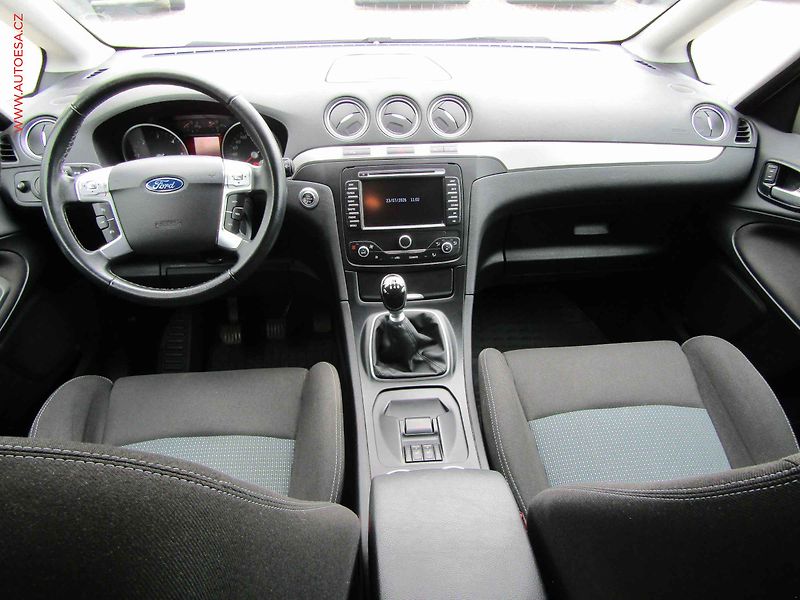 Ford S-MAX (2013) 2.0 TDCi, AC, výhřev sed. - fotka 8 z 19