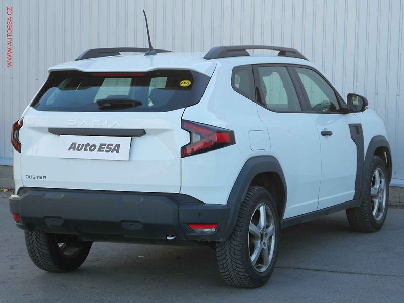Dacia Duster (2025) 1.0TCe, 2.maj,ČR, LED, AC - fotka 4 z 17