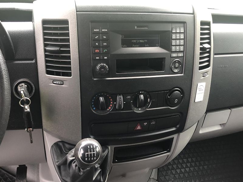 Volkswagen Crafter (2015) 2.0 TDi - fotka 11 z 13