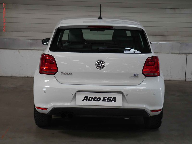 Volkswagen Polo (2016) 1.4i, Navi - fotka 5 z 19