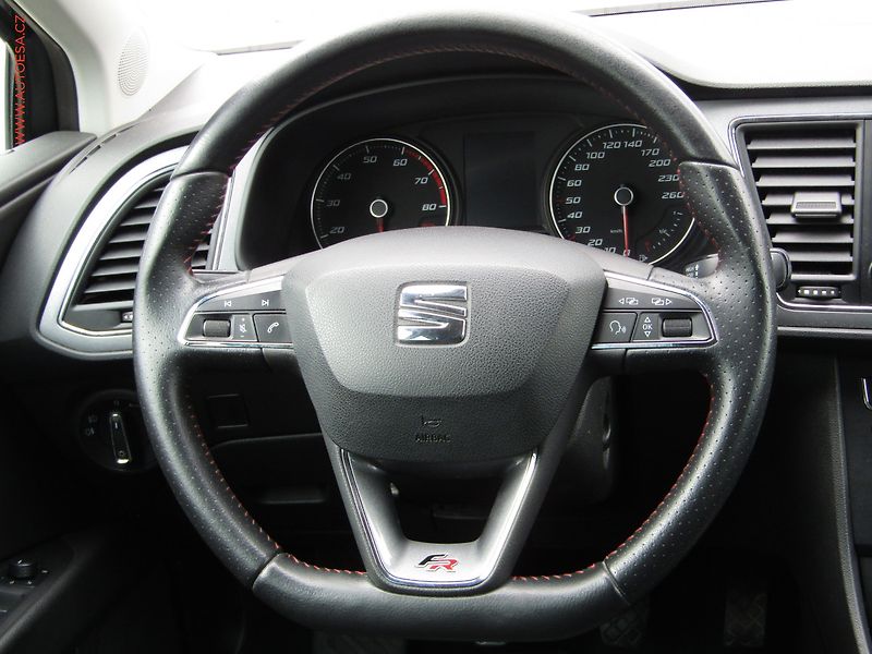 Seat Leon (2014) 1.4 TSi, FR, LED, navi - fotka 14 z 19