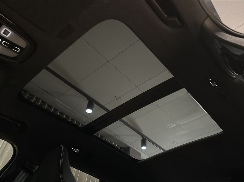 Volvo XC40 (2026) 2,0 B4  Plus - fotka 13 z 29