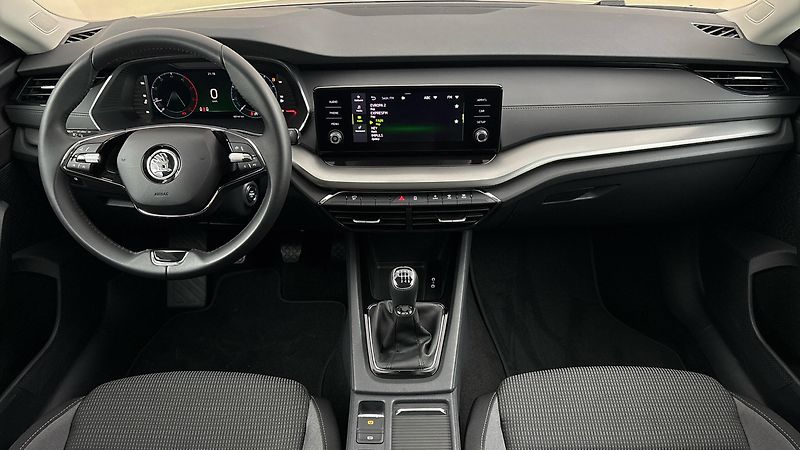 Škoda Octavia 2.0 TDI Ambition Combi - fotka 8 z 23