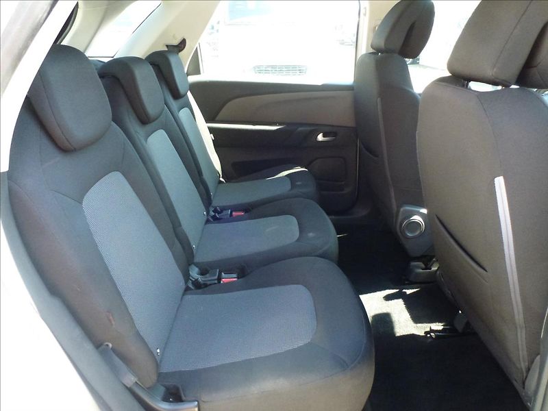 Citroën C4 Picasso 1,2 Pure Tech 110 Nové rozvody - fotka 24 z 42