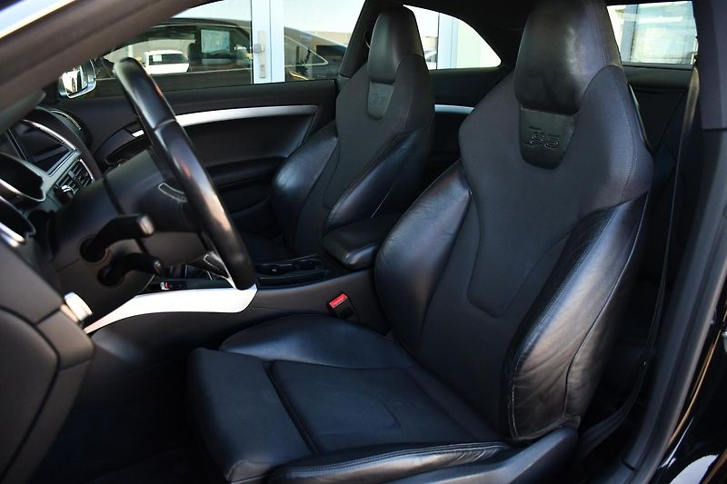 Audi S5 4.2FSI V8 MANUÁL QUATTRO - fotka 10 z 29