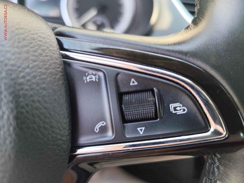Škoda Octavia (2017) 2.0TDi, LED, navi - fotka 20 z 25