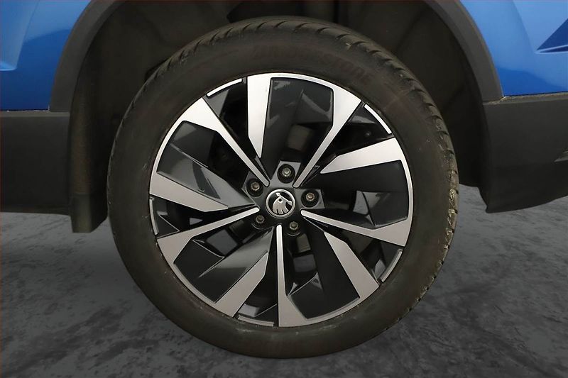 Škoda Karoq (2024) 1.5 TSI, Drive, FullLed - fotka 12 z 16