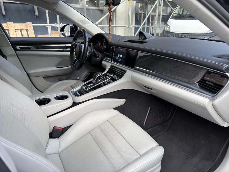 Porsche Panamera (2019) 4S Sport 2.9 324 kW CHRONO - fotka 27 z 51