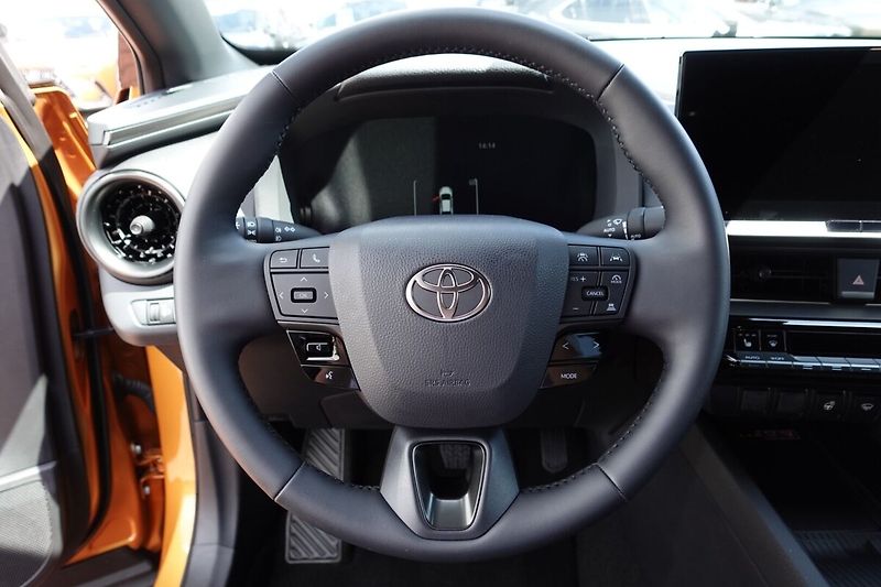 Toyota C-HR 2,0 PHEV Plug-in Style bi-tone - fotka 17 z 33