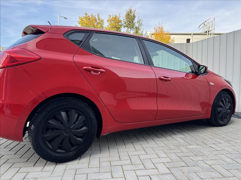 Kia Ceed 1,4 i 73kW 2.maj. původ ČR - fotka 17 z 50