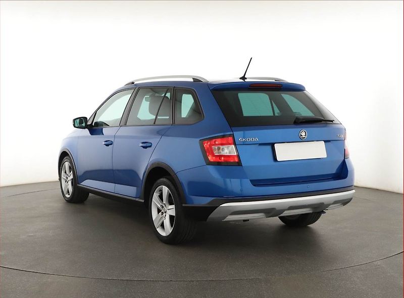 Škoda Fabia (2017) Scoutline 1.2 TSI, Serv.kniha - fotka 4 z 13