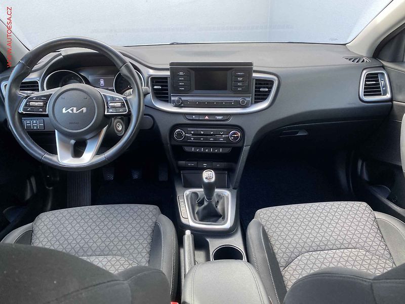 Kia Ceed (2021) 1.5T-GDI, ČR, AC, temp - fotka 8 z 17