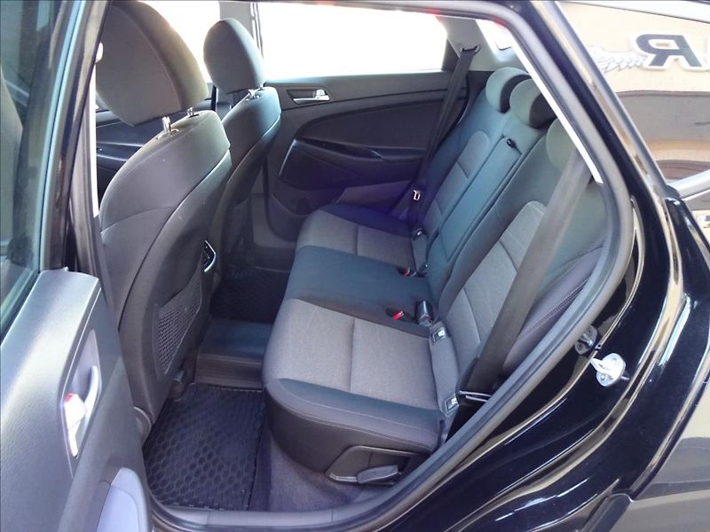 Hyundai Tucson 1,6T- GDi 130kW Trikolor - fotka 21 z 58