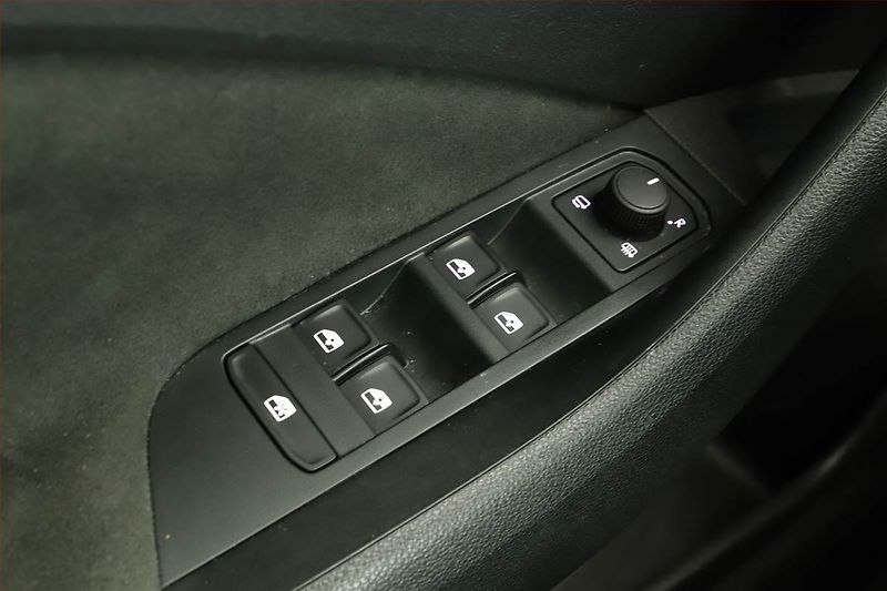Škoda Kamiq (2024) 1.0 TSI, MONTE CARLO, AUTOMAT - fotka 15 z 15