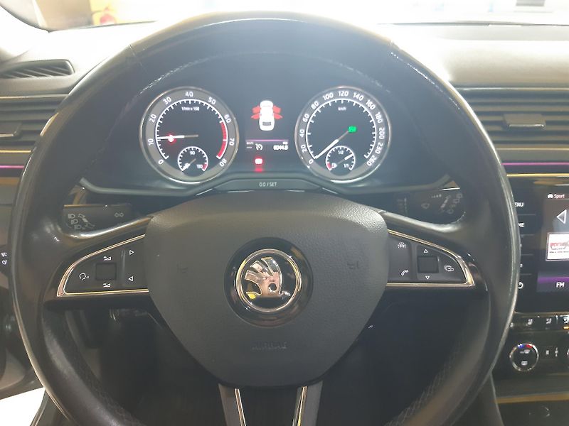 Škoda Superb 2.0 TSI COMBI L&K DSG 4x4    - fotka 15 z 29