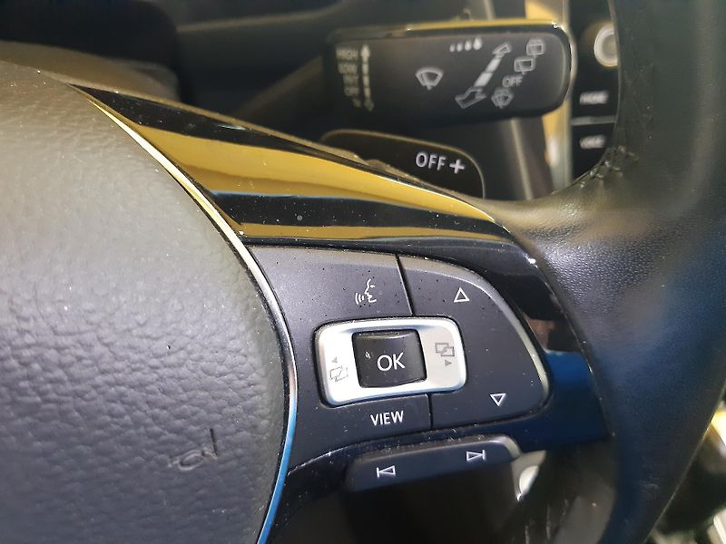 Volkswagen Tiguan Allspace 2.0 TDI 4x4 DSG NAVI LED - fotka 14 z 26