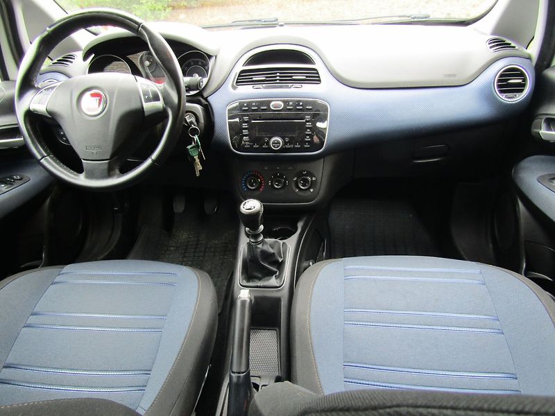 Fiat Punto (2011) 1.4I 57kW CNG - fotka 15 z 34