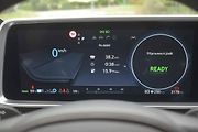 Digitální přístrojový štít obsahuje hodně údajů