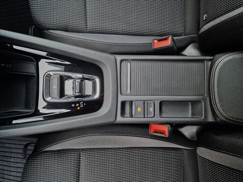 Škoda Octavia 2.0TDI DSG Ambition,ČR,1.Maj. - fotka 36 z 50