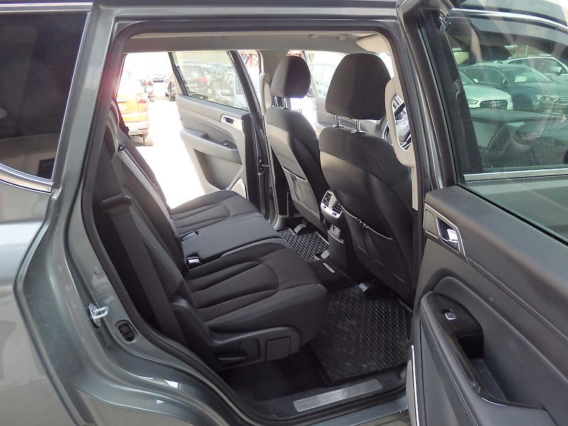 SsangYong Rexton 2.2 D 133 kW 4WD NAVIGACE - fotka 9 z 21