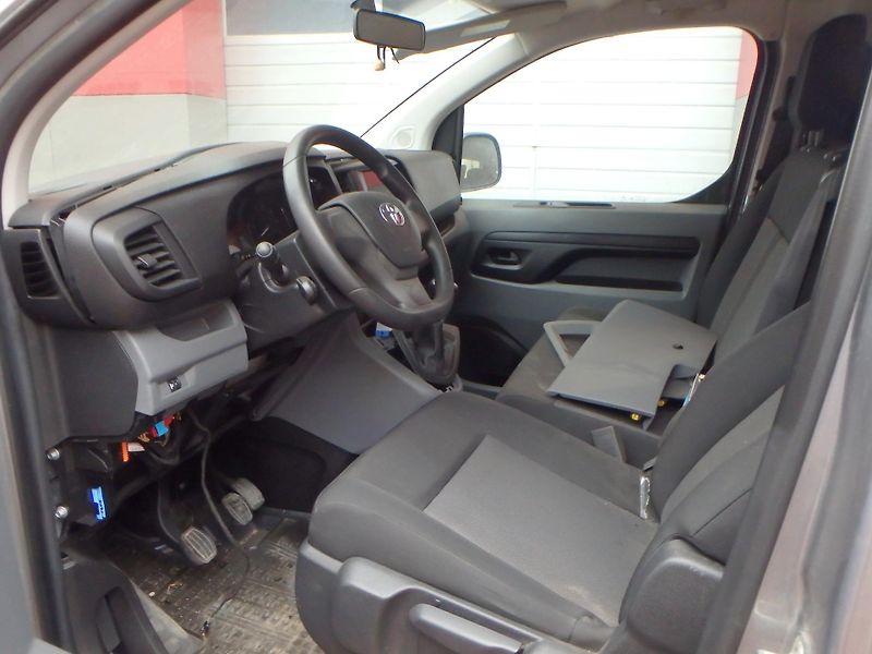Toyota ProAce Verso  Verso L2  NG16 .0D 4D 140 - fotka 8 z 13