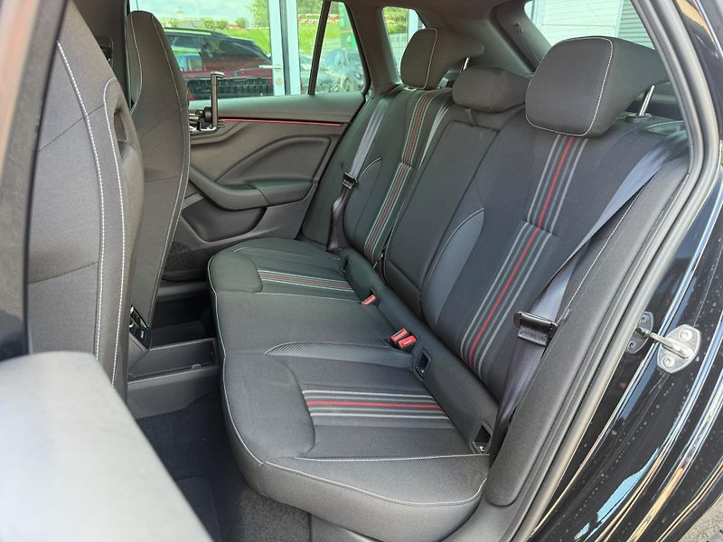 Škoda Kamiq Monte Carlo 1.5 TSI 110kw DSG - fotka 21 z 27