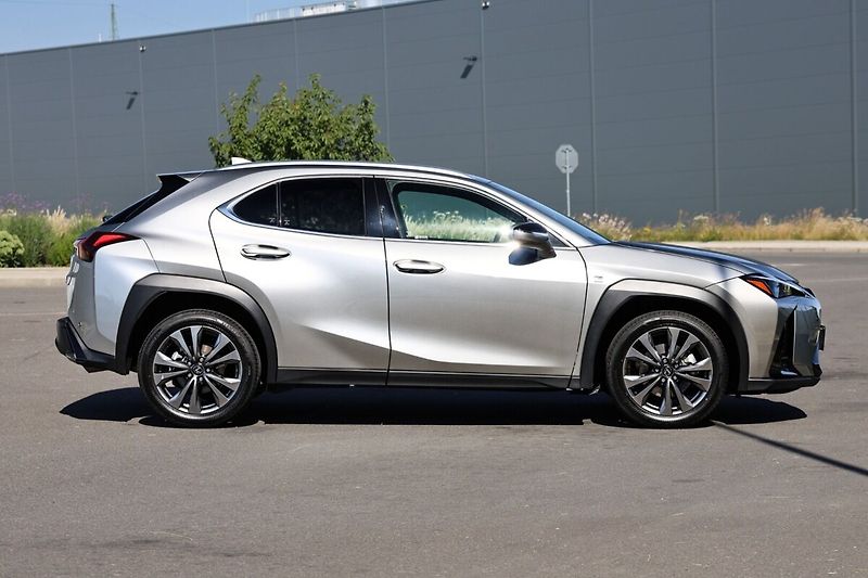 Lexus UX 300h 300H 2,5 HEV F SPORT DESIGN - fotka 5 z 26