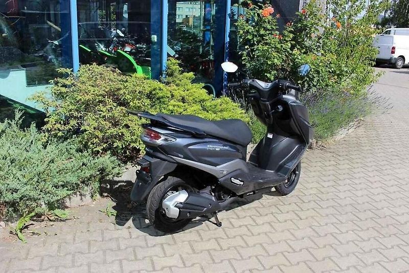 Suzuki GSX-S 1000 GT.