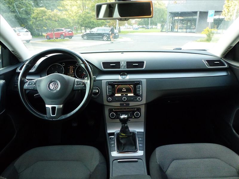 Volkswagen Passat 1,6 TDI Serviska, TOP STAV !!! - fotka 27 z 60
