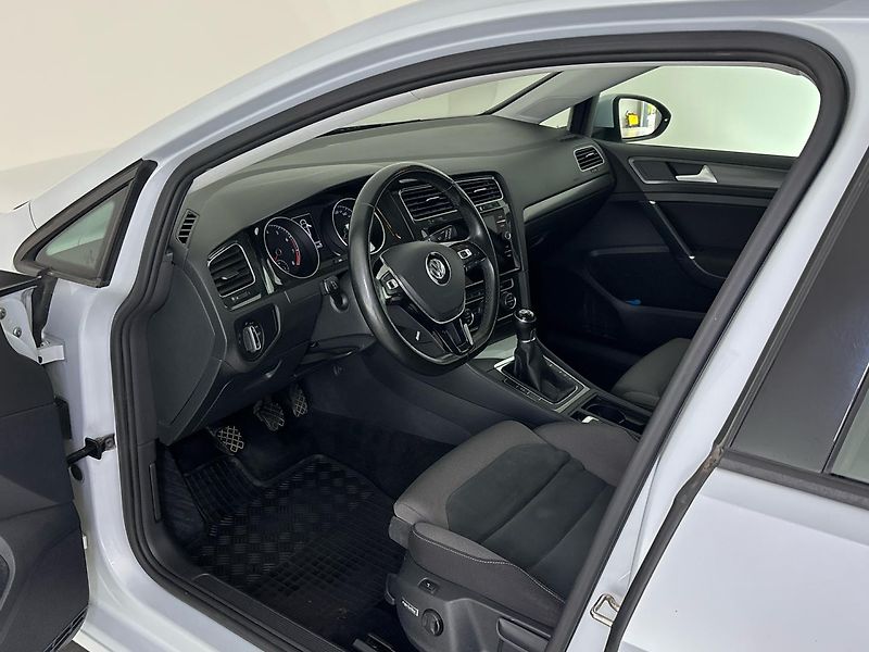 Volkswagen Golf Maraton Edition - fotka 6 z 29
