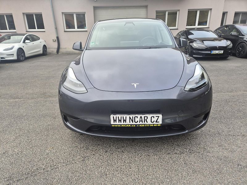 Tesla Model Y RWD 220kw TZ SOH 93,6 % - fotka 9 z 49