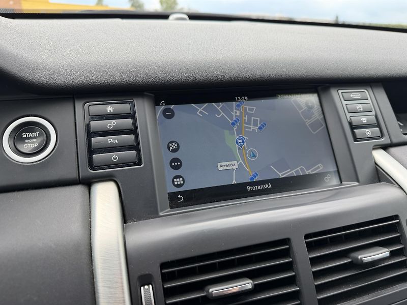 Land Rover Discovery Sport 2.2 TD4 4X4 XENON KŮŽE TAŽNÉ - fotka 20 z 44