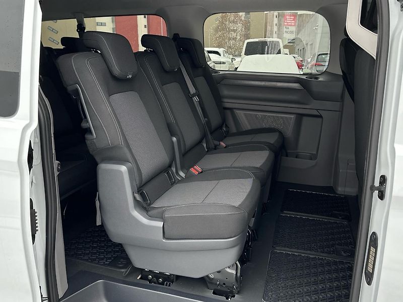 Volkswagen Caravelle (2025) 2,0 TDI 9 míst - fotka 13 z 21