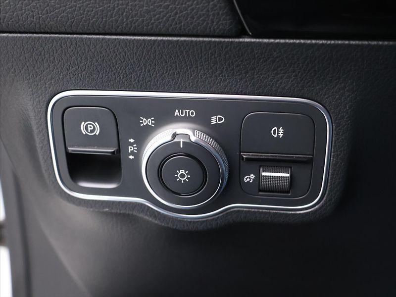 Mercedes-Benz Třídy B 1,5 180d 85kW Aut. Led Navi CZ - fotka 18 z 36