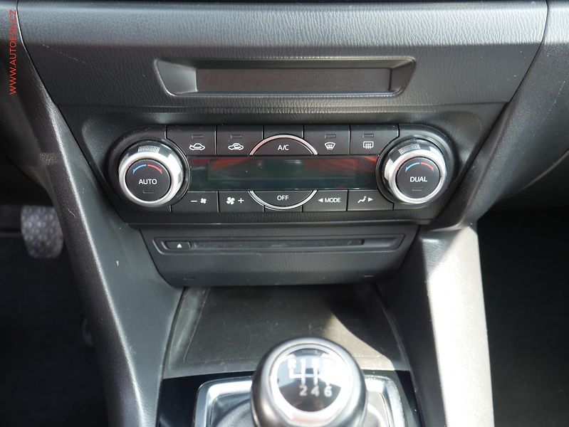 Mazda 3 (2014) 2.0 SKY ACTIV, ČR, Navi - fotka 16 z 20