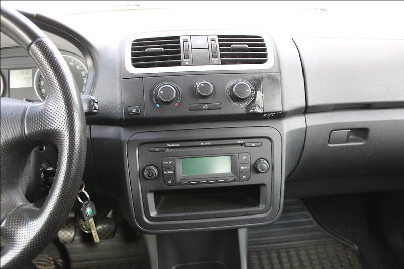 Škoda Fabia 1,2 i - fotka 15 z 20