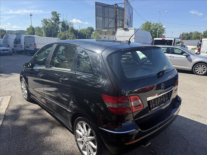 Mercedes-Benz Třídy B 1,7 i Automat - fotka 7 z 14