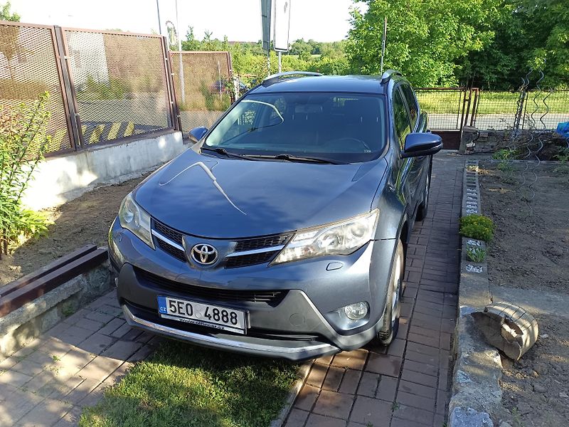 Toyota RAV4 (2013) - fotka 1 z 7