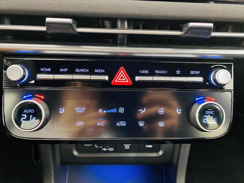Hyundai Tucson 1,6 Hybrid - fotka 18 z 25